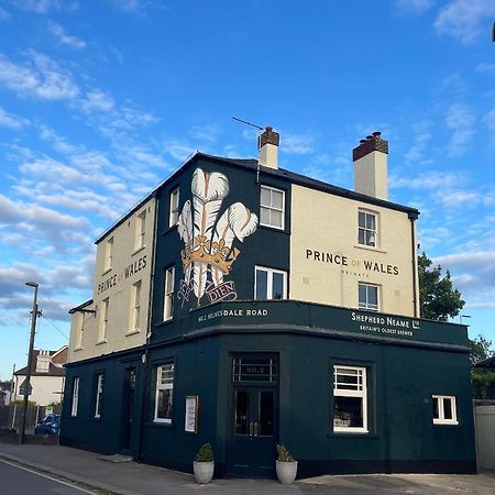 The Prince Of Wales Reigate Ngoại thất bức ảnh